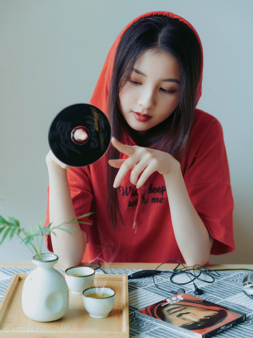 象棋国手走进宝安区孝德学校,与中小学象棋爱好者进行指导棋对弈