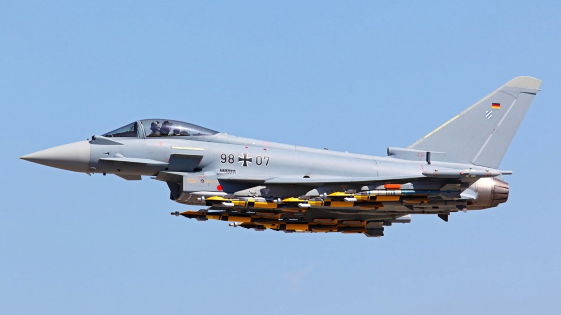 体育新闻中心发布体育记者数字工具包,体育记者连续拍下的一组照片