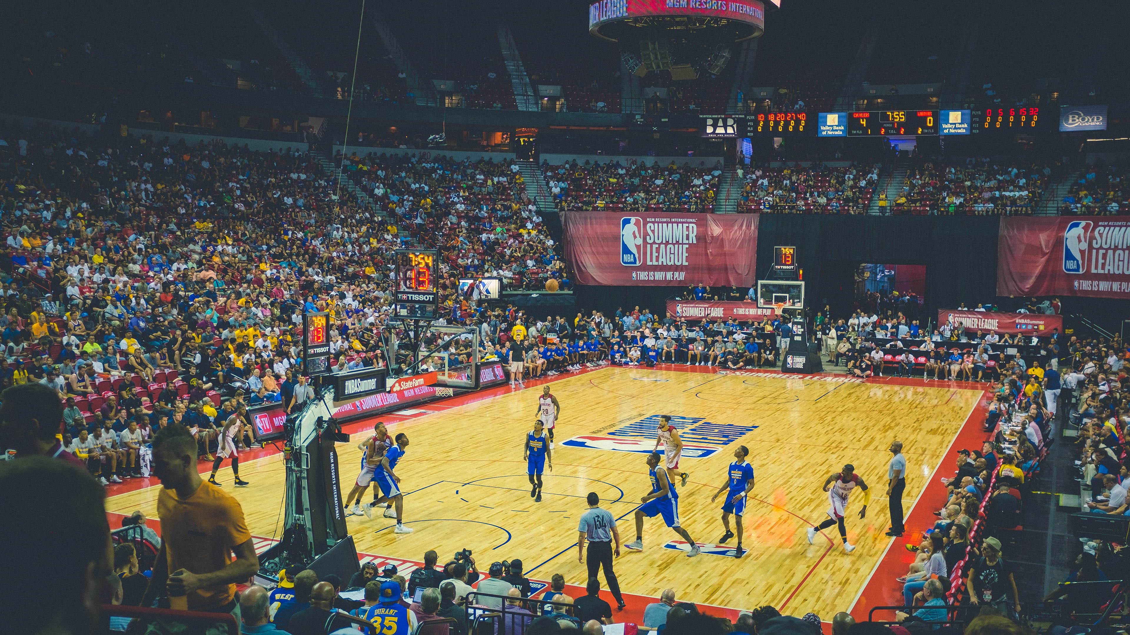 球员比赛中展现良好视野多次送出威胁传球成为进攻枢纽核心,球员对球场上所发生的事实问题