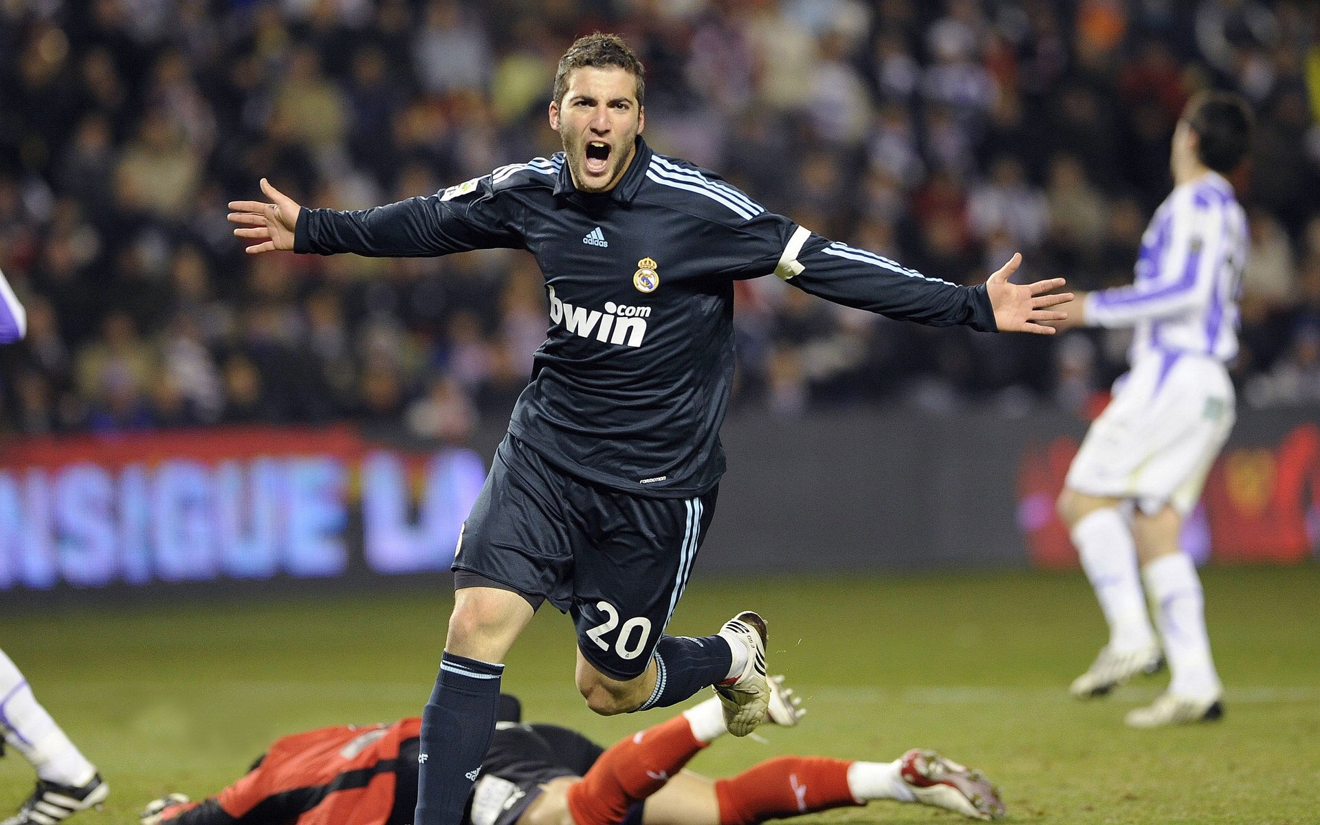 西甲传奇再临:精彩瞬间,永恒记忆!,西甲传奇后卫